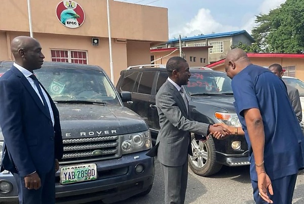EFCC hands over house, vehicles seized from convicted fake army general to victims in Lagos - autojosh
