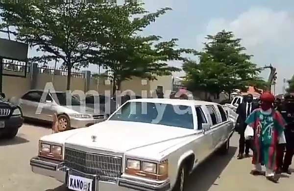 Photo News : Emir Of Kano Turned Up At FRSC Centre In Cadillac Limo To Renew His Driver’s Licence - autojosh
