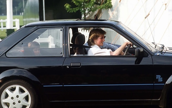 A Ford Escort Used By Princess Diana For Casual Outings Just Sold For $764,000 At Auction - autojosh 