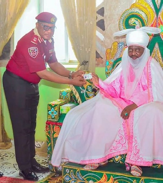 FRSC Presents Permanent Driver’s Licence To Emir Of Kano, Alhaji Aminu Ado Bayero (Photos) - autojosh 