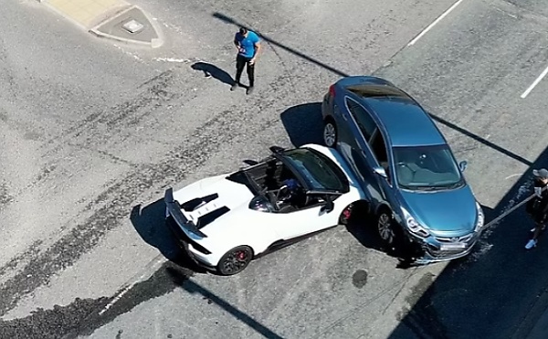 Watch As Hyundai Ends Up Driving Over A Lamborghini At A Junction – But Who Is At Fault? - autojosh 