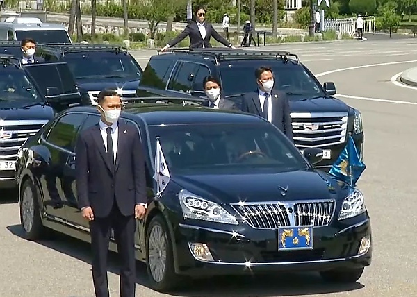 Today's Photos : Hyundai Equus Stretch Edition At The Inauguration Of South Korea's Yoon Suk-yeol - autojosh