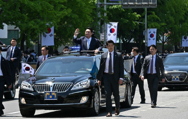 Today's Photos : Hyundai Equus Stretch Edition At The Inauguration Of South Korea's Yoon Suk-yeol - autojosh 