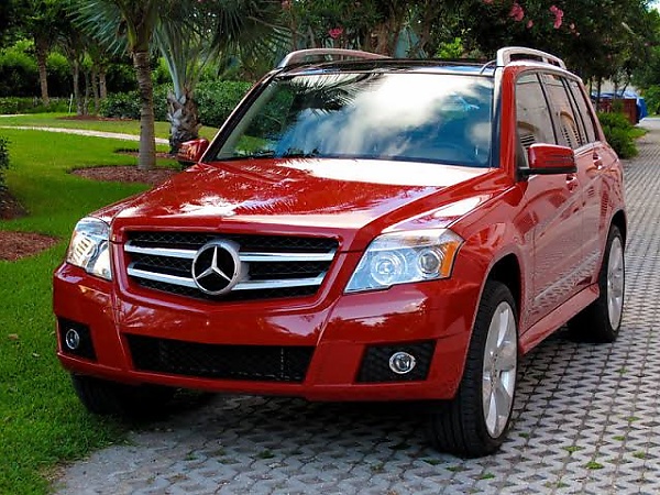 MC Oluomo Surprises Actor Olaiya Igwe With A Mercedes GLK SUV, Prostrates To Show Appreciation (Video) - autojosh