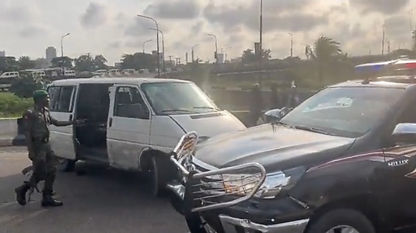 Motorist Driving Against Traffic Flees After Running Into Gov. Sanwo-Olu’s Convoy (Video) - autojosh 