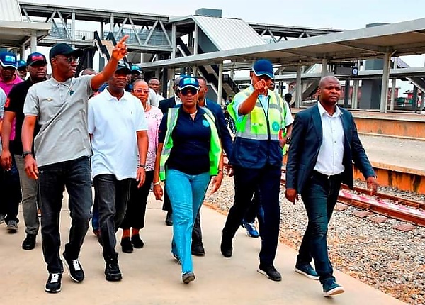 Sanwo-Olu Inspects Red Line Projects, Says It Will Transports 500,000 Passengers Daily From Q1 2023 - autojosh