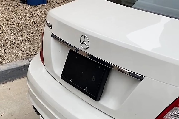 Thief Finally Arrested After Evading Police With A Rotating License Plate On His Mercedes - autojosh 