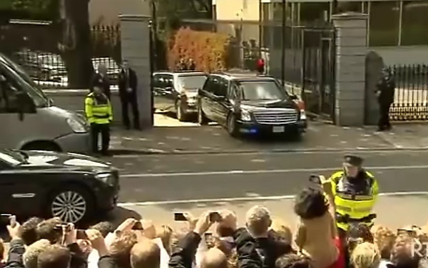 When the US presidential limo got stuck on a ramp 
