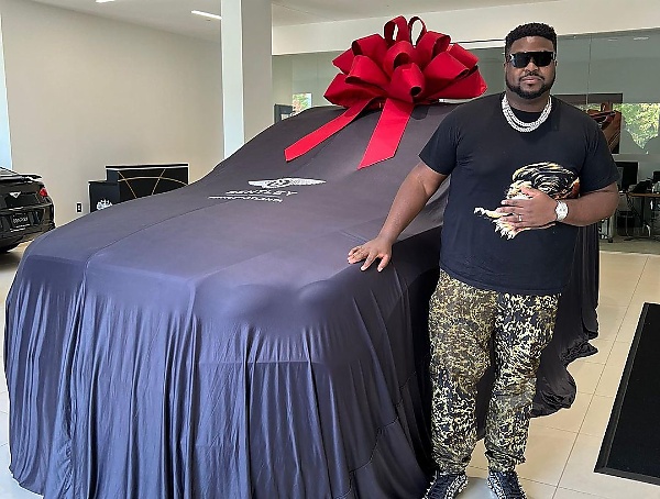 Davido’s Brother, Adewale Adeleke, Buys Splashes ₦300M On Bentley Bentayga SUV - autojosh