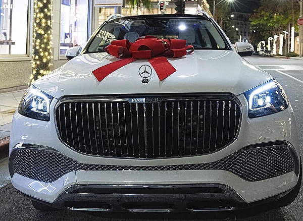 Rapper Diddy Surprises Girlfriend, Yung Miami, With A Mercedes-Maybach GLS 600 SUV - autojosh 