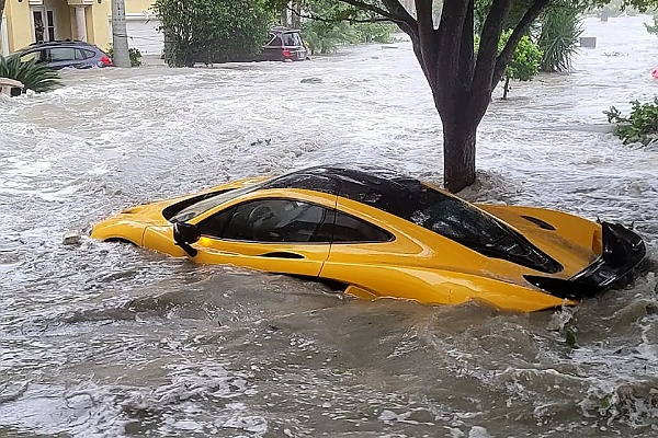 Flood From Florida’s Hurricane Ian Carries $1.5 McLaren From Garage, Just One Week After Purchase - autojosh