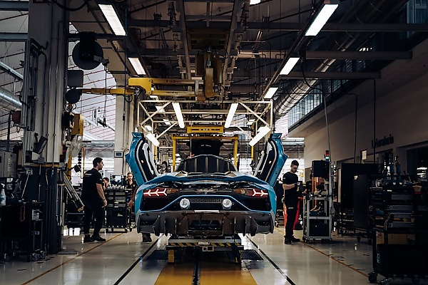 After 11 Years, The Final Lamborghini Aventador Rolls Off The Assembly Line - autojosh