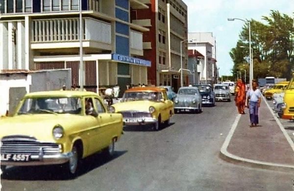 Photos : Mini, Peugeot 404, VW, Land Rover, Ford Zodiak, Vauxhall Viva - Cars That Ruled Lagos In 1970s - autojosh 