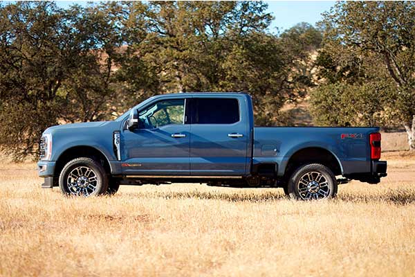 Ford's Largest Pickup Truck The F-Series Super Duty Debuts With New Engines And Tougher looks