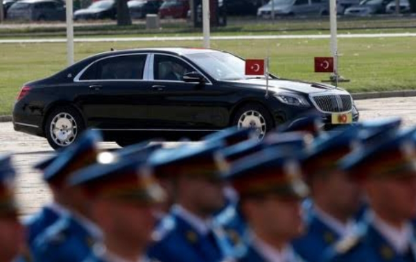 Le président turc Erdoğan saute les funérailles de la reine après l'interdiction d'un jet privé et d'un convoi 