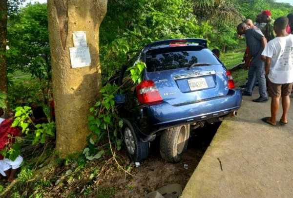 Woman Dies In Auto Crash While Chasing Husband And His Side Chick In Calabar - autojosh