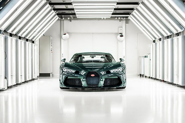 400th Bugatti Chiron Rolls Off The Assembly Line, 100 More To Go - autojosh 