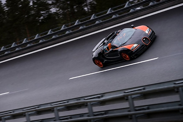 10 Years Later, Bugatti Veyron 16.4 Grand Sport Vitesse Remains The World’s Fastest Open-top Car Roadster - autojosh