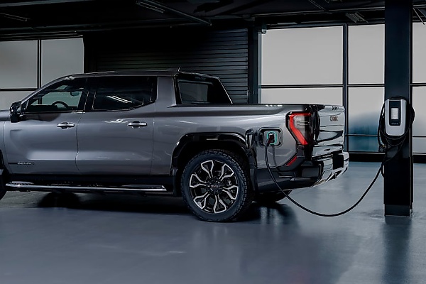 Electric Pickup Wars : GMC Sierra Vs Chevy Silverado Vs Ford F-150 Lightning Vs Rivian R1T Vs Tesla Cybertruck - autojosh 