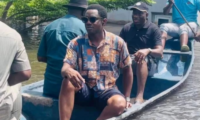 Ex-president Goodluck Jonathan Embarks On Canoe Trip To Access His Flooded Home Town In Bayelsa State - autojosh