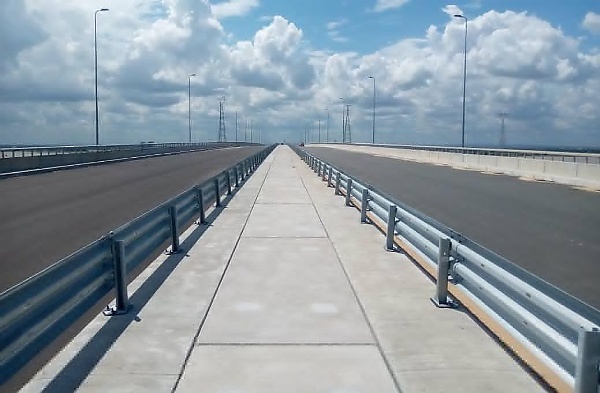 Julius Berger Tests Streetlights On 1.6km Second Niger Bridge, Ready For Use By Christmas - autojosh 