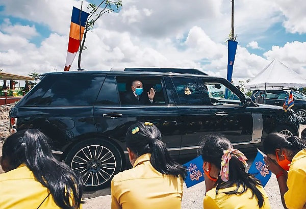 King Of Cambodia's Stretched Range Rover Autobiography By Klassen - autojosh 