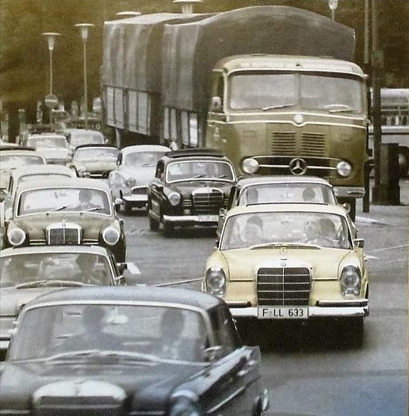 Photos : Several Iconic Mercedes-Benz Vehicles Captured Together On The Highway In The 1960s - autojosh 