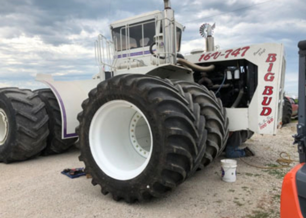 Photos : The Big Bud 747, The “World's Largest Farm Tractor” - autojosh 
