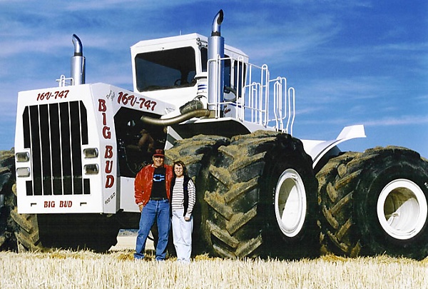 Photos : The Big Bud 747, The “World's Largest Farm Tractor” - autojosh 