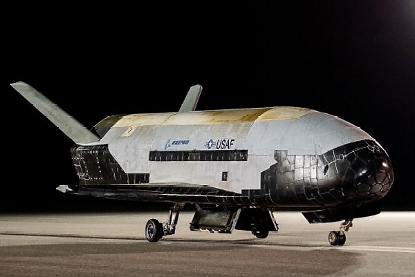 Secret Pilotless US Space Plane Lands After Circling The Earth For 908 Days - autojosh