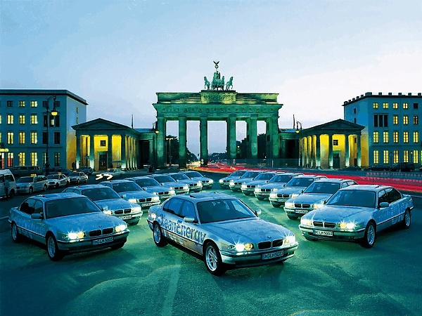 Throwback : BMW Presented 15 hydrogen-powered 750hL For Expo2000 - autojosh 