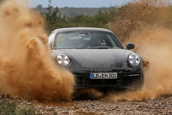 Off-Road 'Porsche 911 Dakar' Will Be Revealed On November 16 At The Los Angeles Auto Show - autojosh 