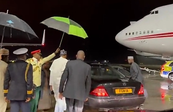 Buhari Arrives London For Routine Medical Check-up, Chauffeured In Mercedes S-Class -