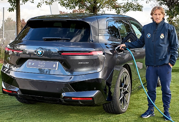 Real Madrid Players Take Delivery Of New Electric BMW Official Cars - autojosh