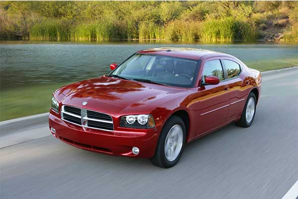 Stellantis Tells Older Dodge And Chrysler Owners To Stop Using Their Cars