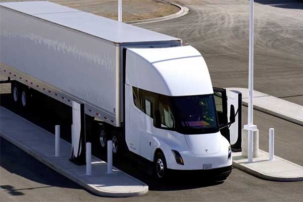 Tesla Semi Truck Impresses As It Does 500 Miles On A Full Loaded