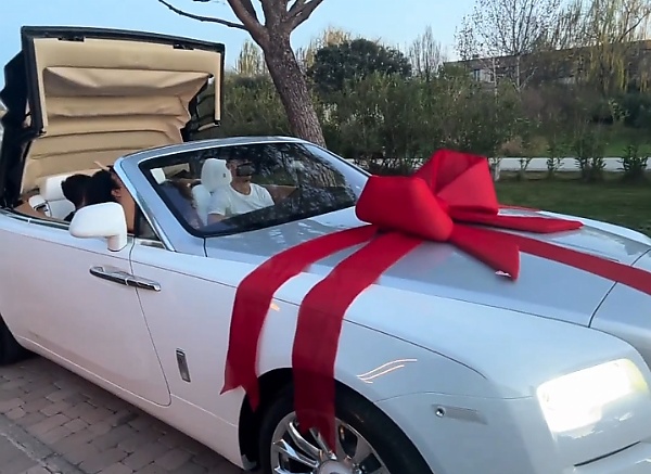 Cristiano Ronaldo Gets A Rolls-Royce Dawn As Christmas Gift From His Partner - autojosh 