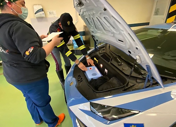 Italian Police Used Lamborghini To Deliver Urgently Needed Kidneys To 2 Patients - autojosh 
