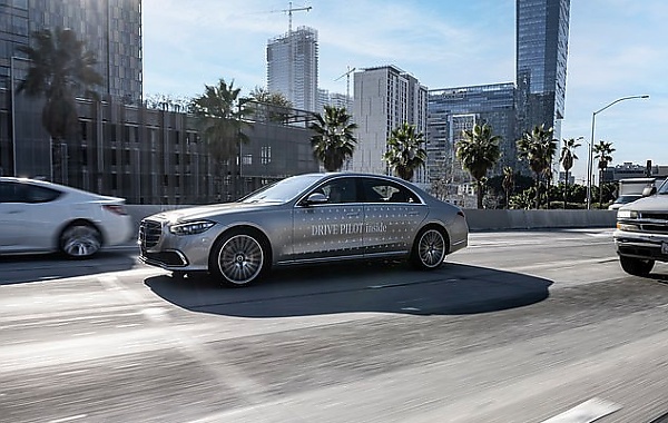 Latest Mercedes S-Class, EQS Models Can Now Drive Themselves To Parking Spaces In Stuttgart Airport - autojosh 