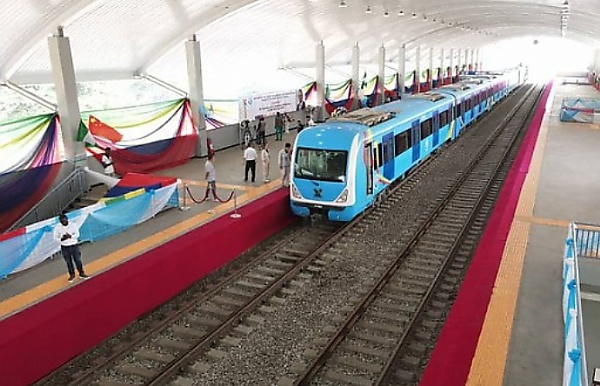 Sanwo-Olu Inaugurates First Phase Of Blue Line Rail, Takes A Ride From Iganmu To Marina (Photos, Video) - autojosh 