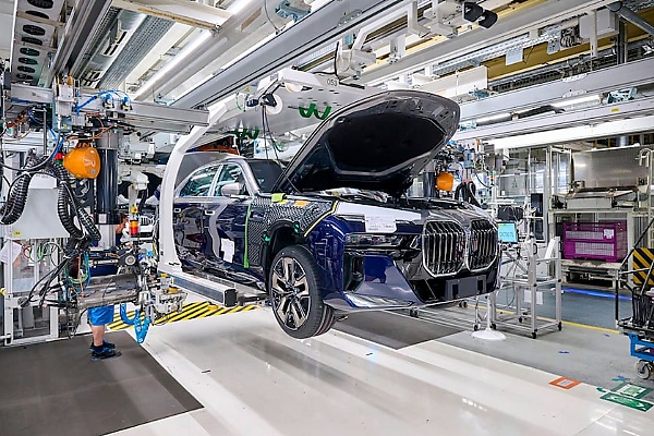 After 45 Years, The Two Millionth BMW 7 Series, An Electric i7, Rolls Off The Assembly Line - autojosh 
