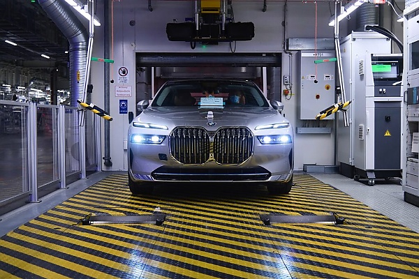 After 45 Years, The Two Millionth BMW 7 Series, An Electric i7, Rolls Off The Assembly Line - autojosh 