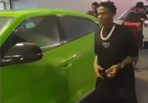 Wizkid avvistato con il suo nuovo SUV Lamborghini Urus da 350 milioni di euro - autojosh