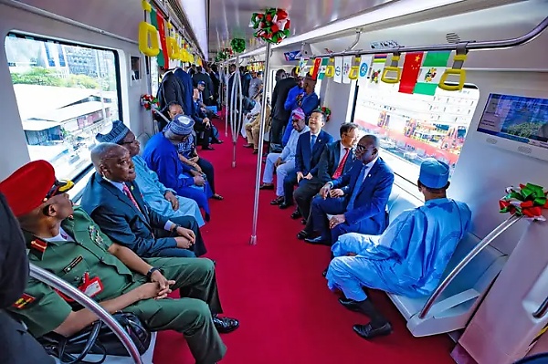 President Buhari Commissions Lagos Blue Rail Line, Rides In Electric Train (Photos) - autojosh 