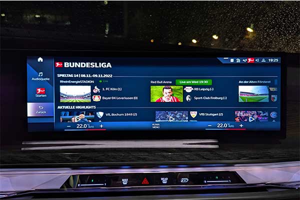 BMW 7 Series To View Bundesliga Matches Via Its iDrive Curved Display
