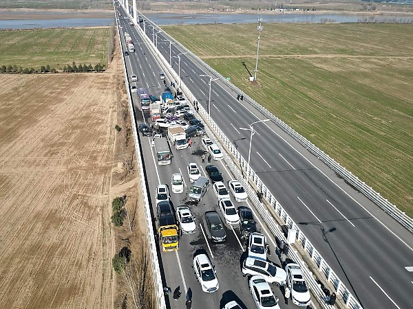 Low Visibility Causes Multiple-vehicle Collision Involving 200 Vehicles On Chinese Bridge - autojosh 