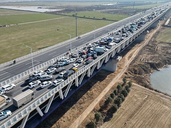 Low Visibility Causes Multiple-vehicle Collision Involving 200 Vehicles On Chinese Bridge - autojosh 