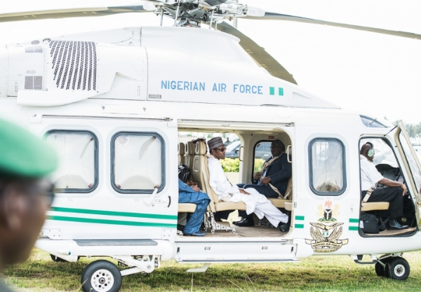 Kano Residents Hauled Stones At Buhari’s Helicopter, Convoy (Video) - autojosh