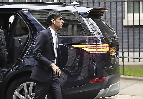 Police Fines British Prime Minister Rishi Sunak For Not Wearing Seatbelt In A Moving Car - autojosh 