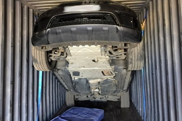 £100,000 Range Rover Sport Stolen In UK Found Loaded In A Container Enroute To Africa - autojosh